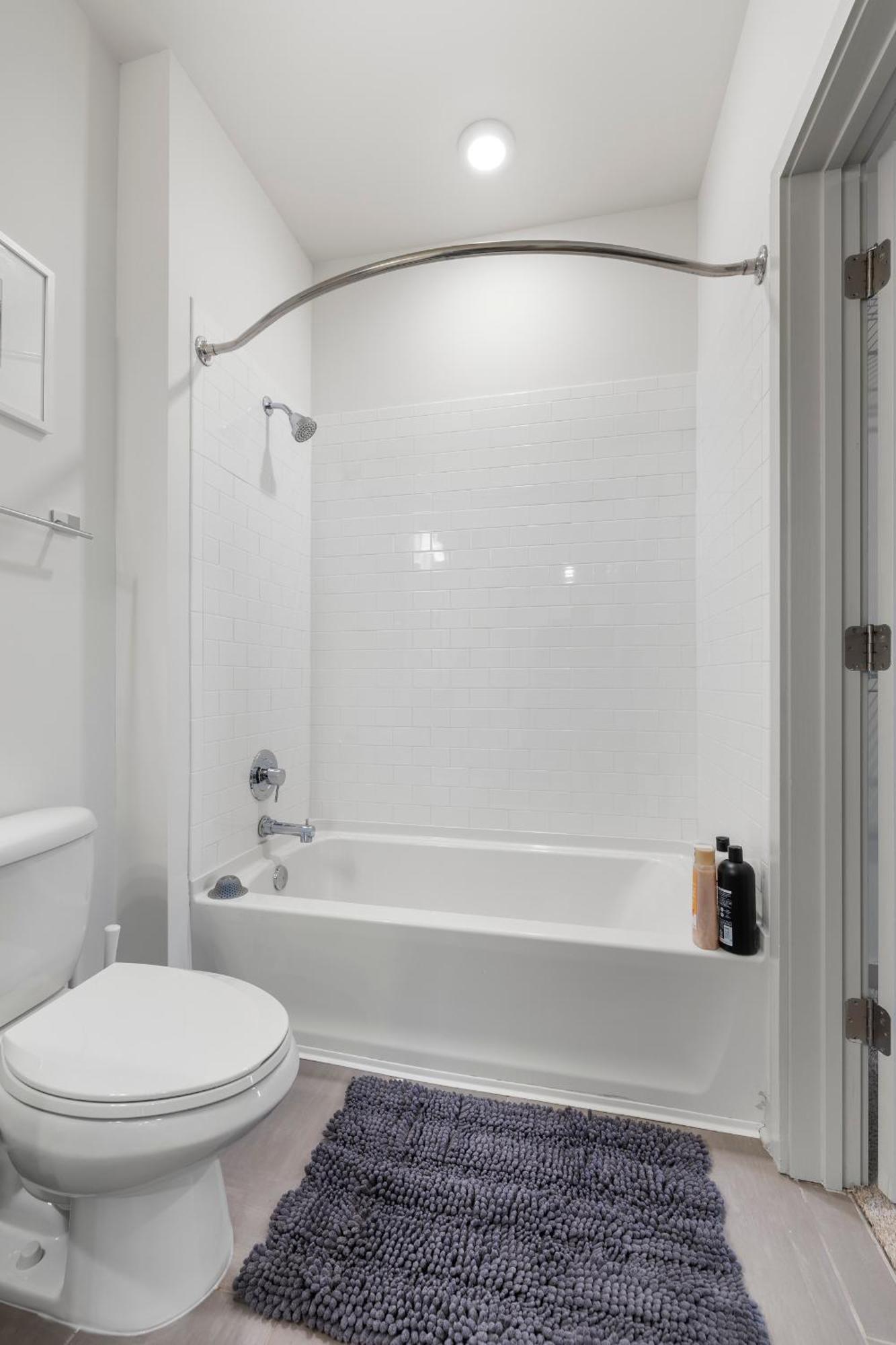 Modern Nulu 2br Cozysuites 07 Apartment