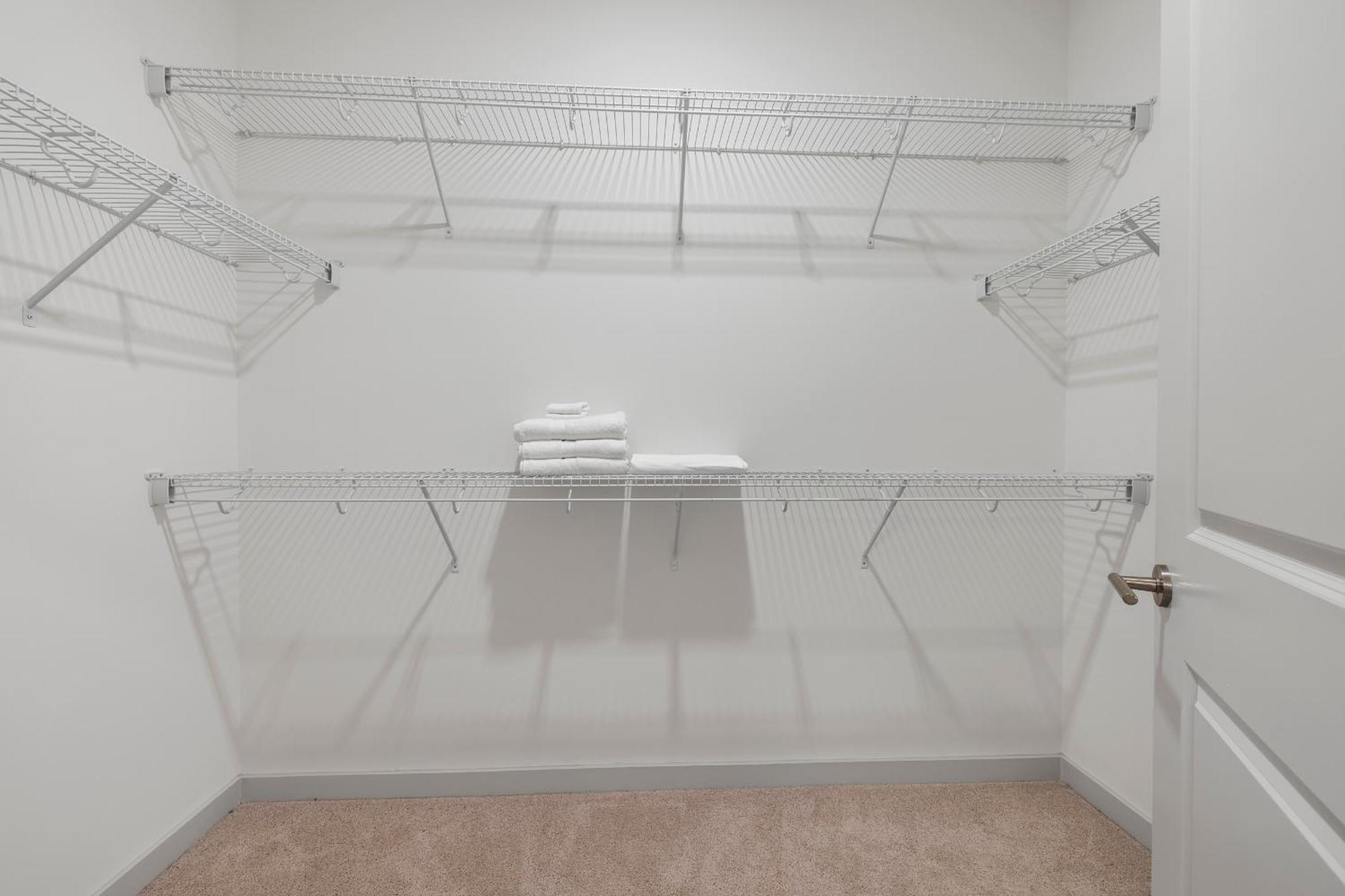 Modern Nulu 2br Cozysuites 07 * Louisville