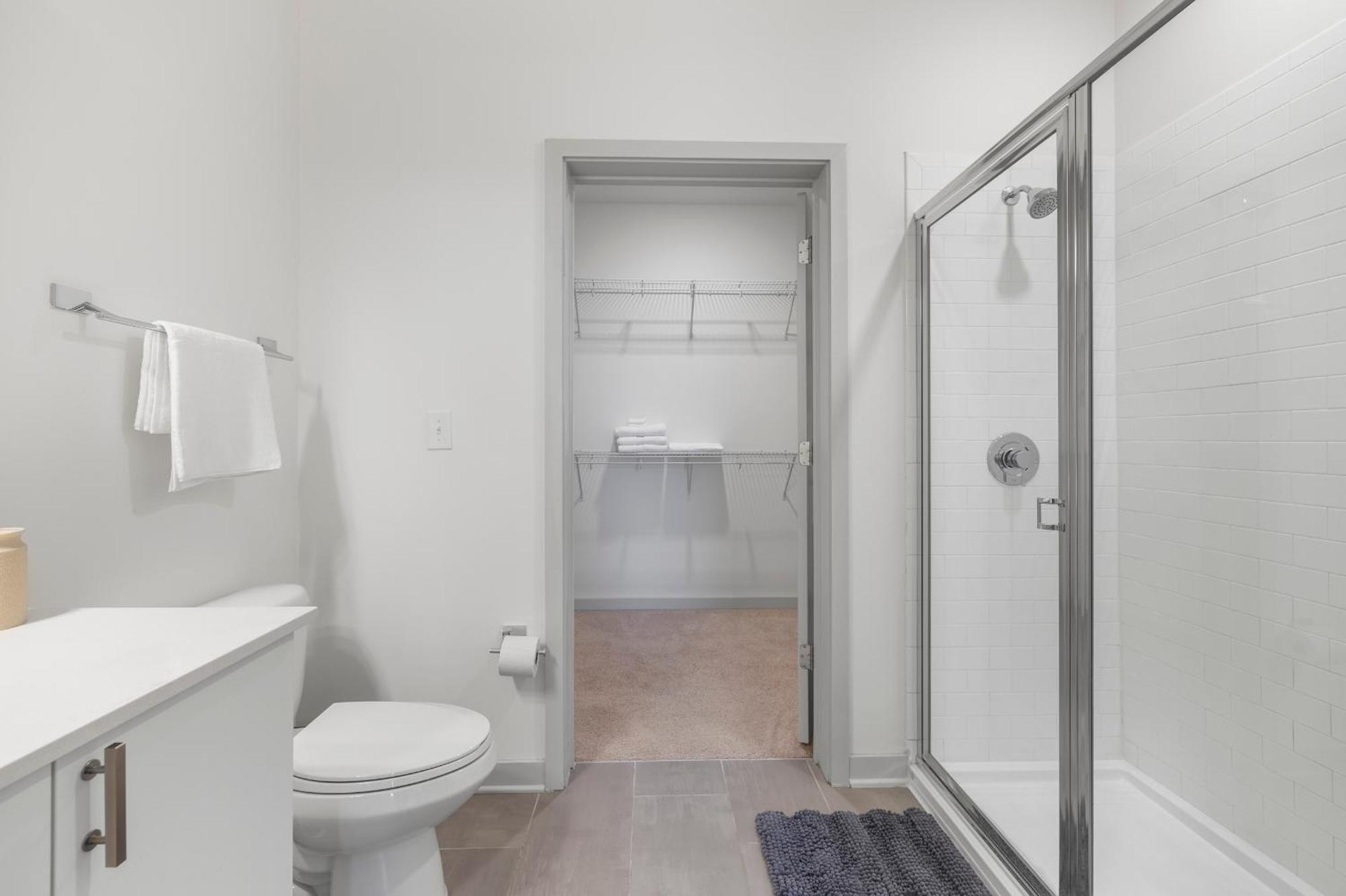 Modern Nulu 2br Cozysuites 07 Apartment Louisville