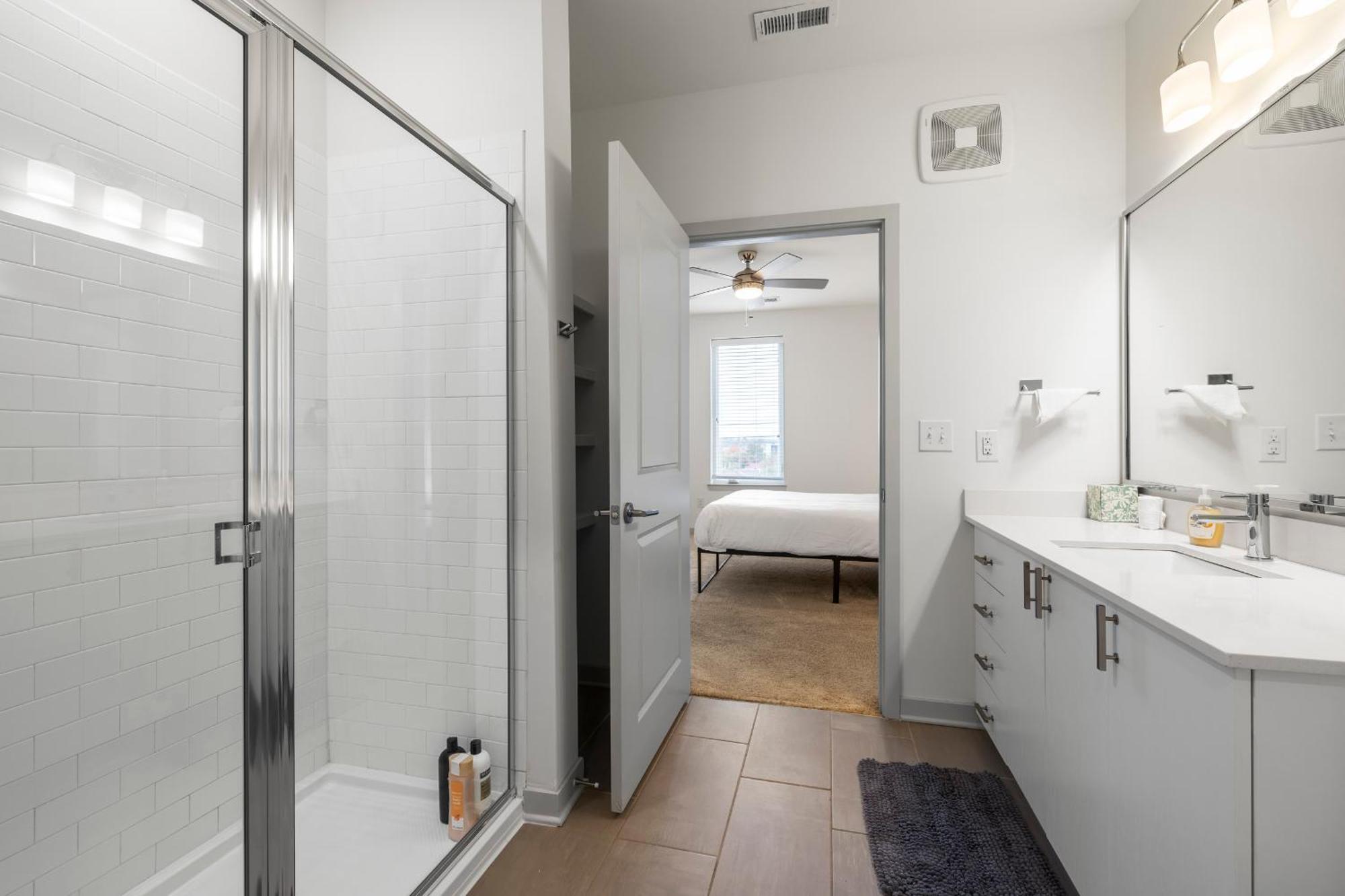 Modern Nulu 2br Cozysuites 07