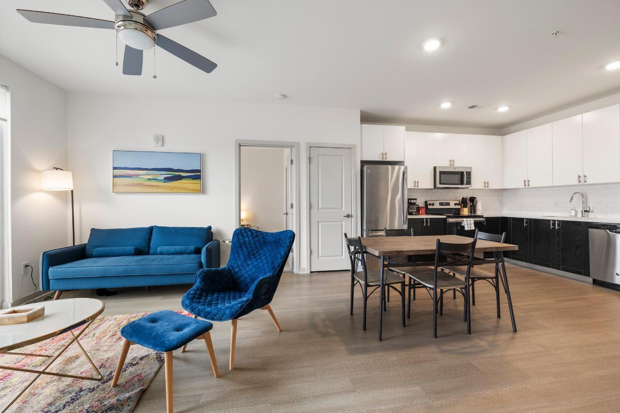 Apartment Modern Nulu 2br Cozysuites 07 Louisville